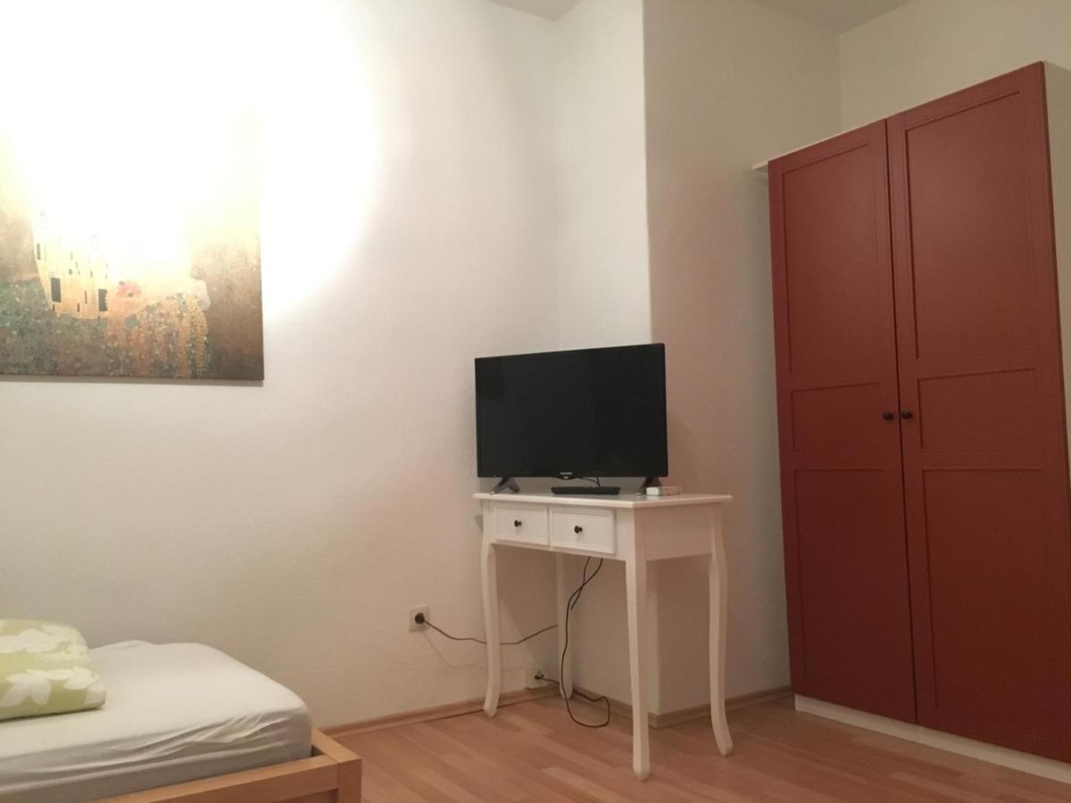 Messe Zu Fuss Apartamento Hanôver Exterior foto